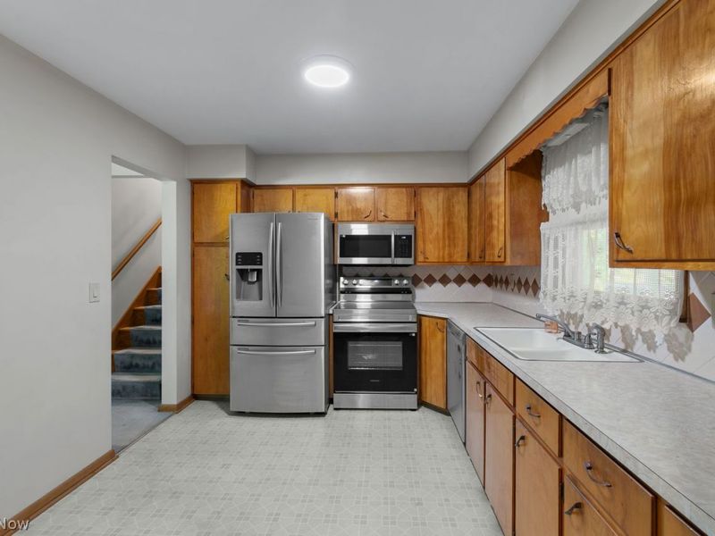 8514 Shadyview Avenue NW, Clinton, OH 44216 Photo 7