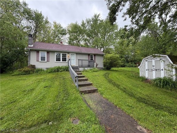 4785 Damon Avenue NW, Warren, OH 44483
