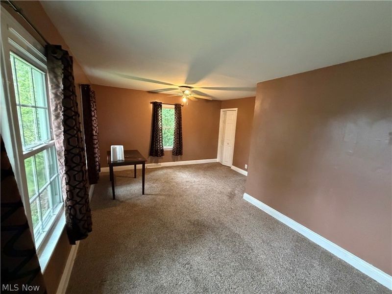 4785 Damon Avenue NW, Warren, OH 44483 Photo 2