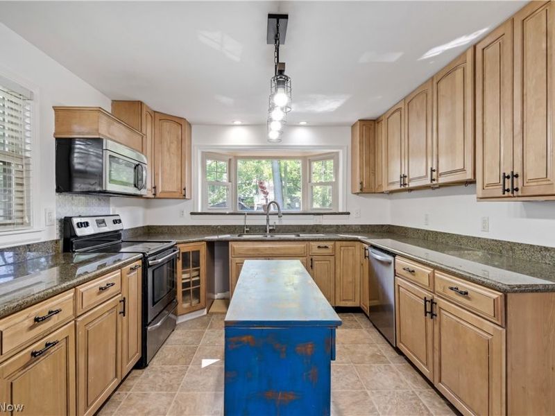 621 Kenmore Avenue NE, Warren, OH 44483 Photo 11