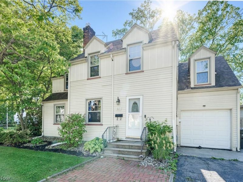 621 Kenmore Avenue NE, Warren, OH 44483 Photo 2