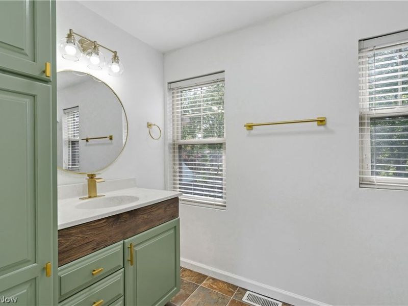 621 Kenmore Avenue NE, Warren, OH 44483 Photo 28