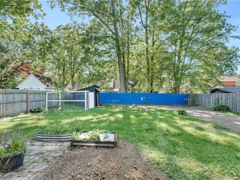 621 Kenmore Avenue NE, Warren, OH 44483 Photo 36