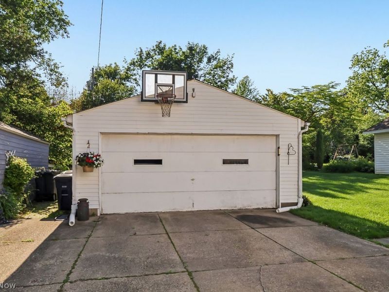 93 Harcourt Drive , Akron, OH 44313 Photo 29