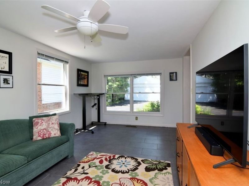 2384 Loyola Road , University Heights, OH 44118 Photo 13