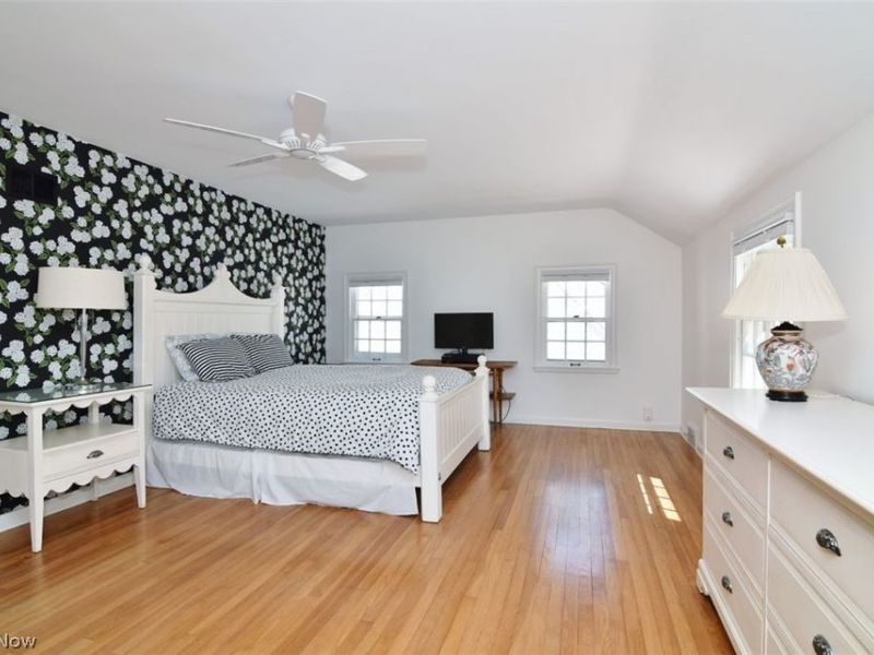 2384 Loyola Road , University Heights, OH 44118 Photo 17