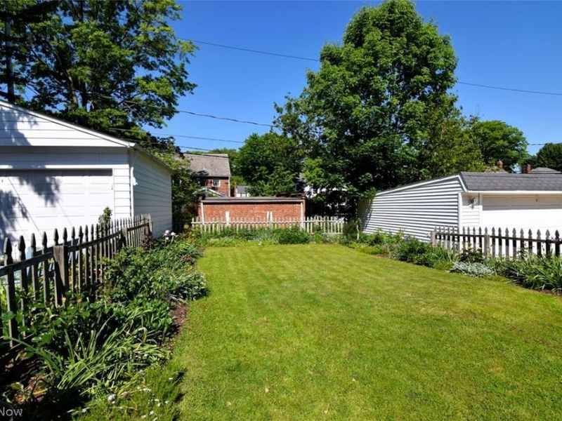 2384 Loyola Road , University Heights, OH 44118 Photo 24