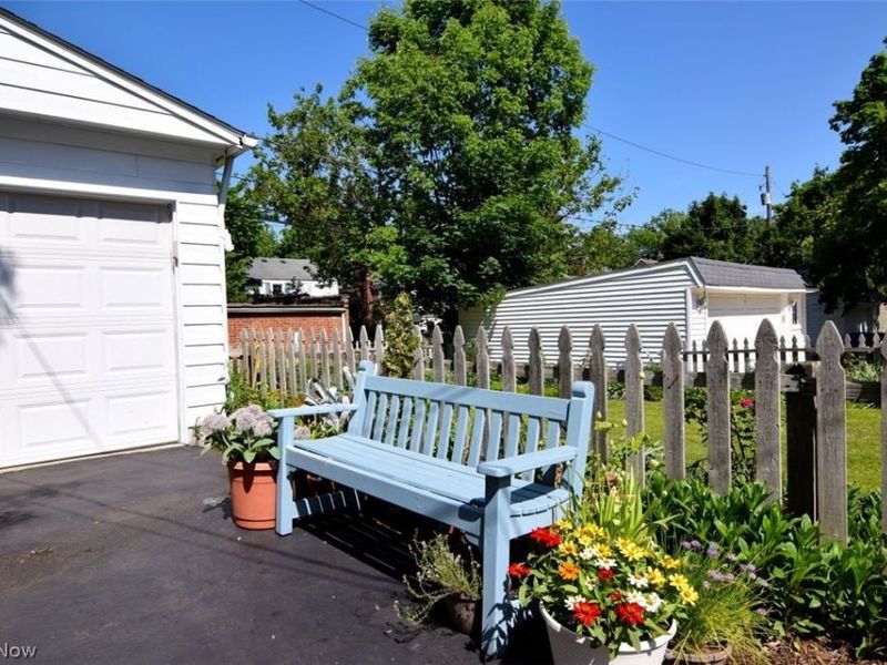 2384 Loyola Road , University Heights, OH 44118 Photo 25