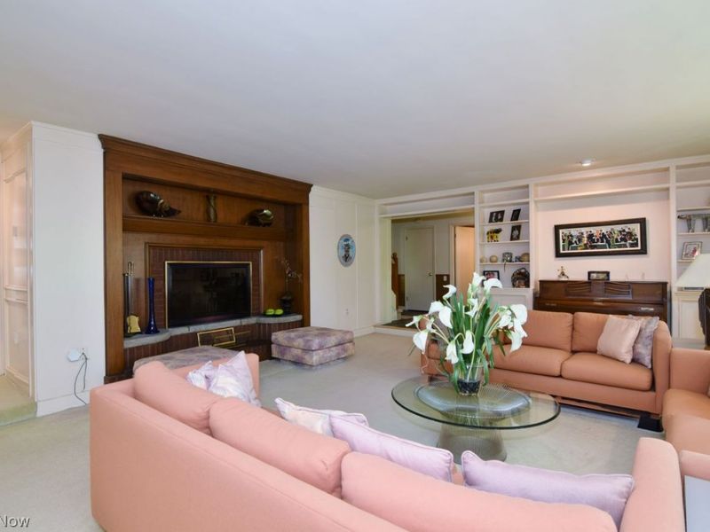 16201 S Woodland Road , Shaker Heights, OH 44120 Photo 4