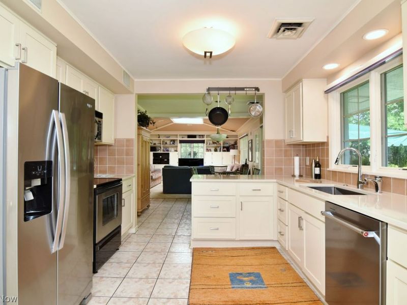 16201 S Woodland Road , Shaker Heights, OH 44120 Photo 7