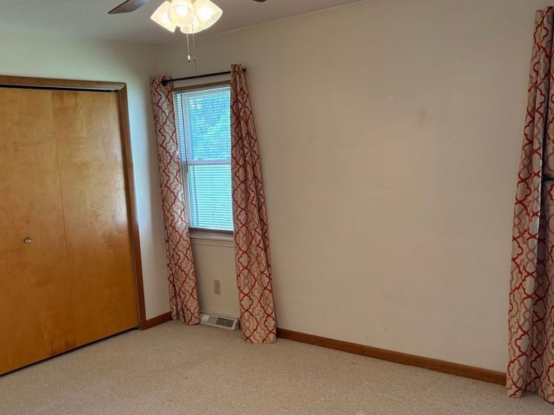10101 Manoa Avenue , Brooklyn, OH 44144 Photo 17