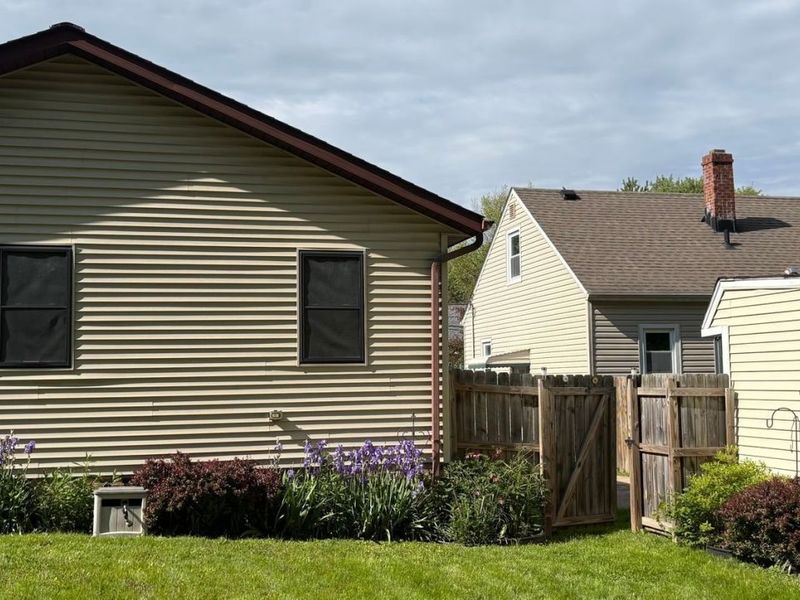 10101 Manoa Avenue , Brooklyn, OH 44144 Photo 23
