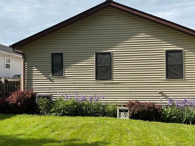 10101 Manoa Avenue , Brooklyn, OH 44144 Photo 24