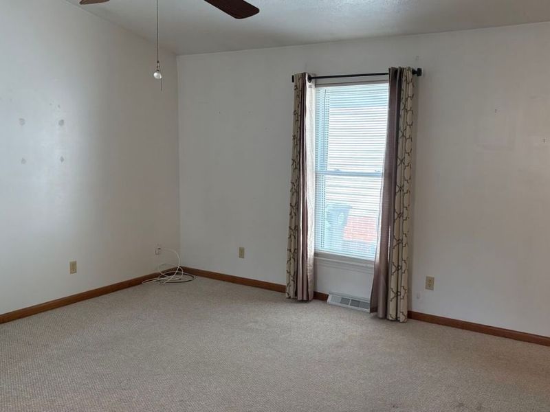 10101 Manoa Avenue , Brooklyn, OH 44144 Photo 8