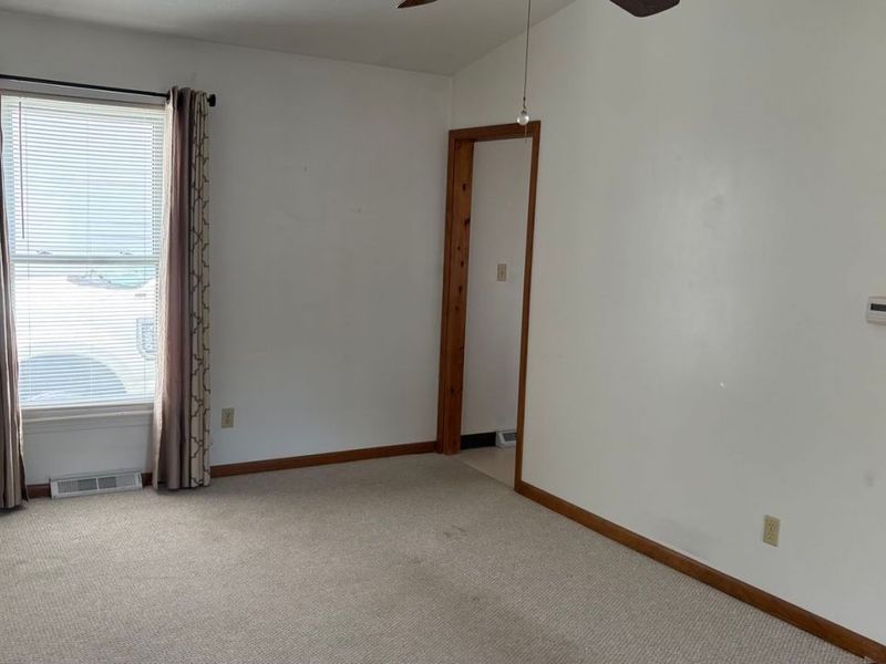 10101 Manoa Avenue , Brooklyn, OH 44144 Photo 9