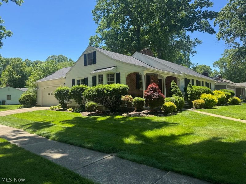 359 Yale Avenue , Elyria, OH 44035 Photo 2