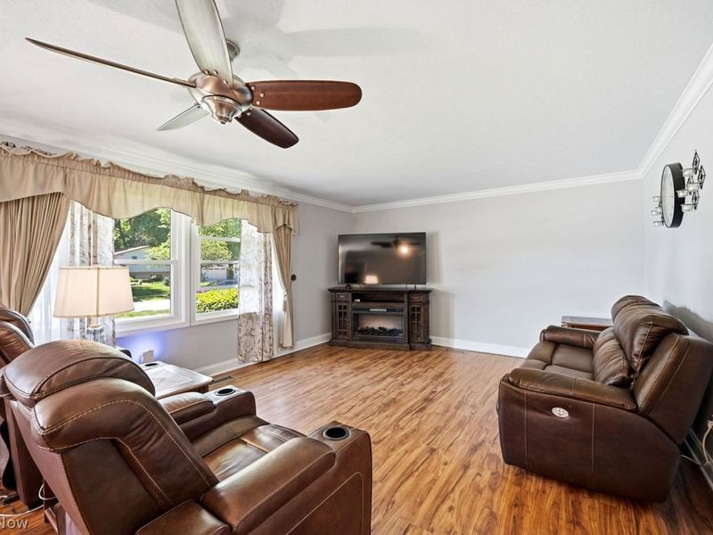 8379 Fairfax Drive , Mentor, OH 44060 Photo 10