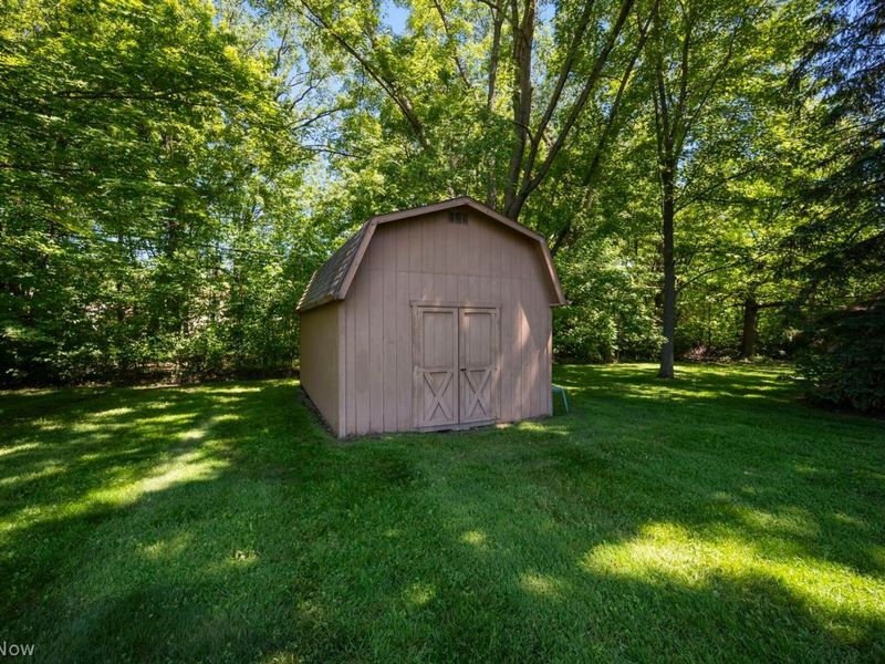 8379 Fairfax Drive , Mentor, OH 44060 Photo 32