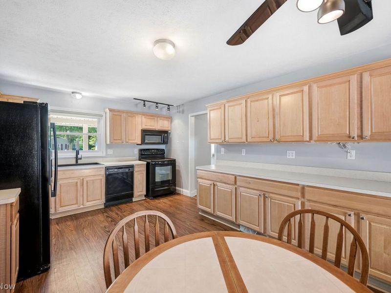8379 Fairfax Drive , Mentor, OH 44060 Photo 4