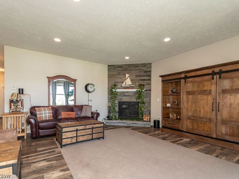 8024 Heatherglen Drive , Mentor, OH 44060 Photo 11