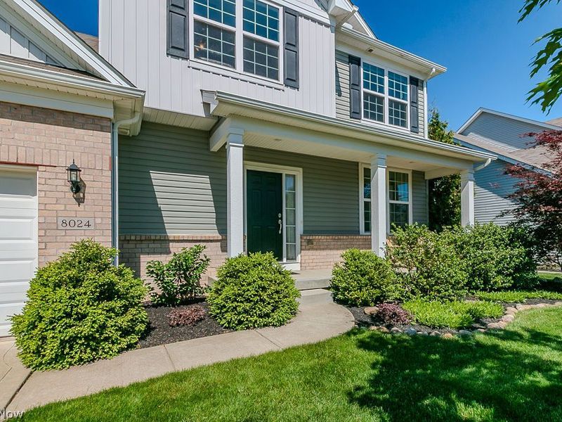 8024 Heatherglen Drive , Mentor, OH 44060 Photo 2