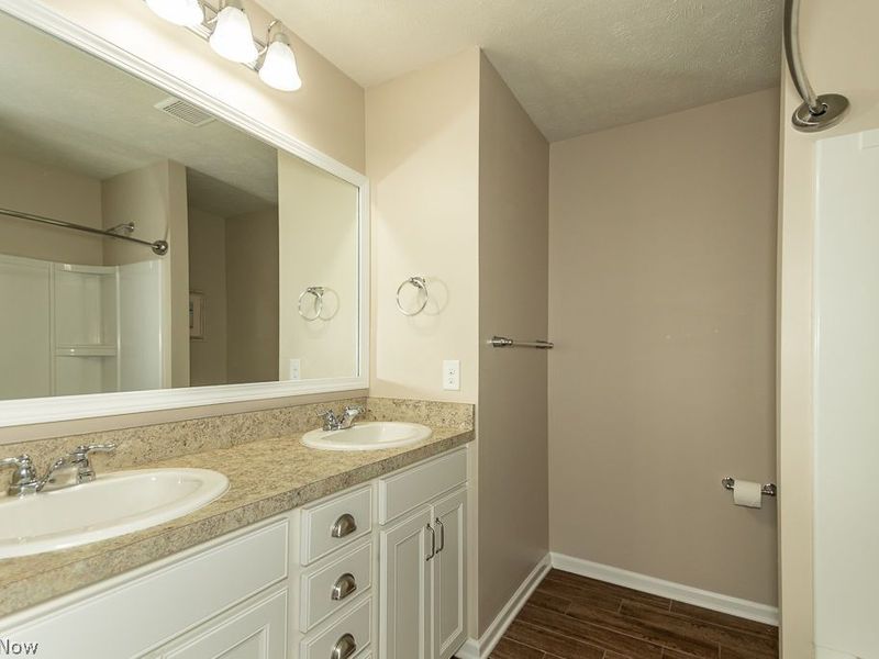 8024 Heatherglen Drive , Mentor, OH 44060 Photo 32