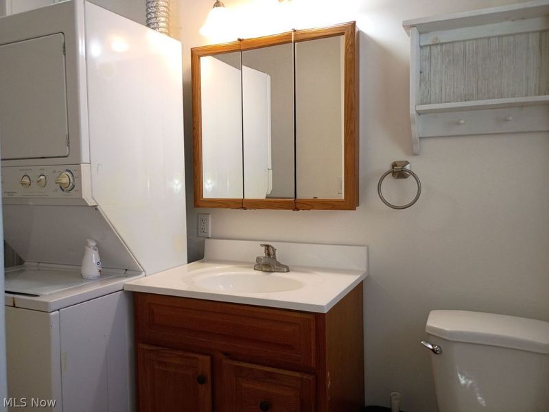 238 Howe Street , Unit UP, Elyria, OH 44035 Photo 16