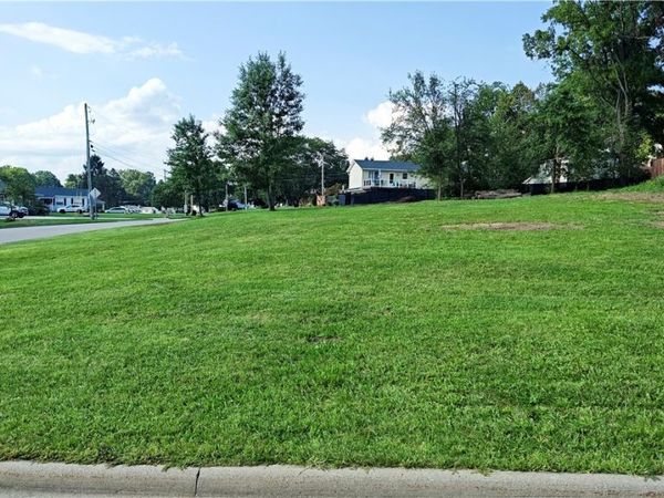 2432 Shepherds Ridge, Poland, OH 44514
