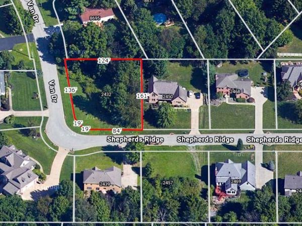 2432 Shepherds Ridge , Poland, OH 44514