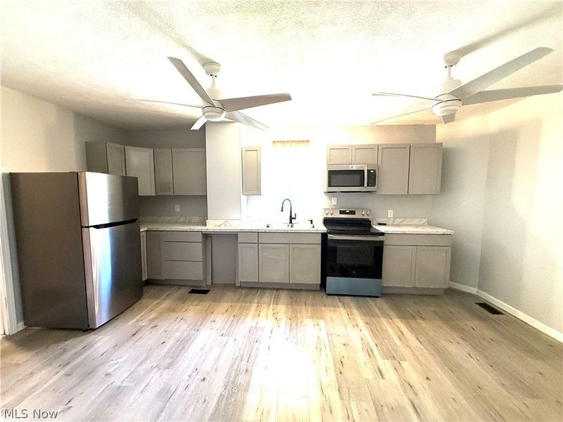 414 Harbor, Conneaut, OH 44030 Photo 5