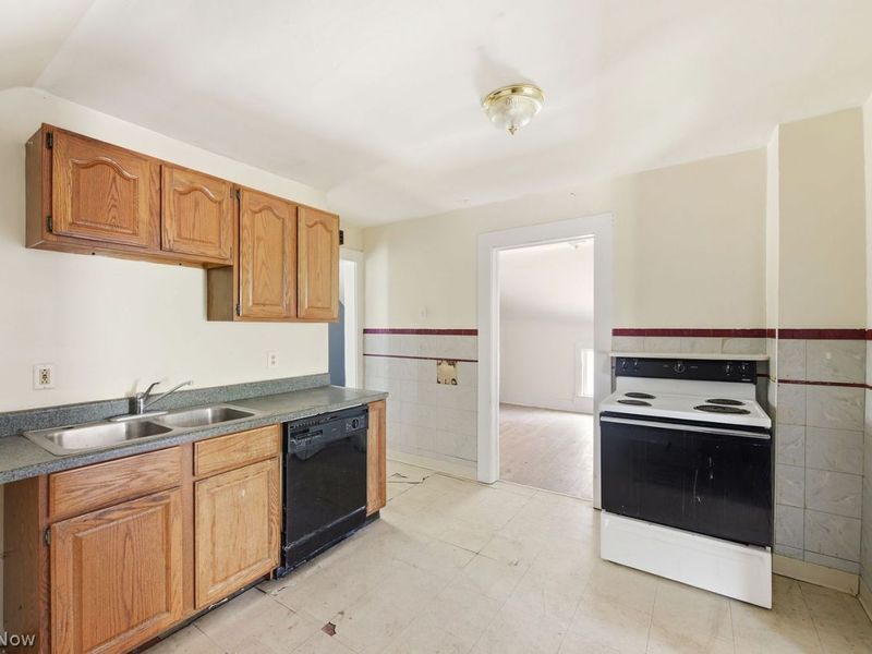 2314 Tate Avenue , Cleveland, OH 44109 Photo 29
