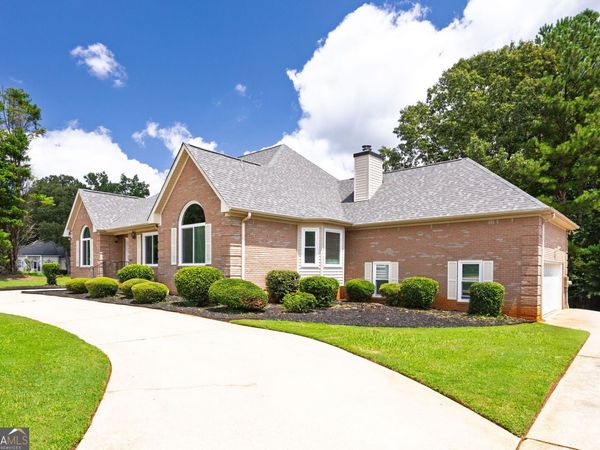 9396 Woodlawn Drive, Douglasville, GA 30135