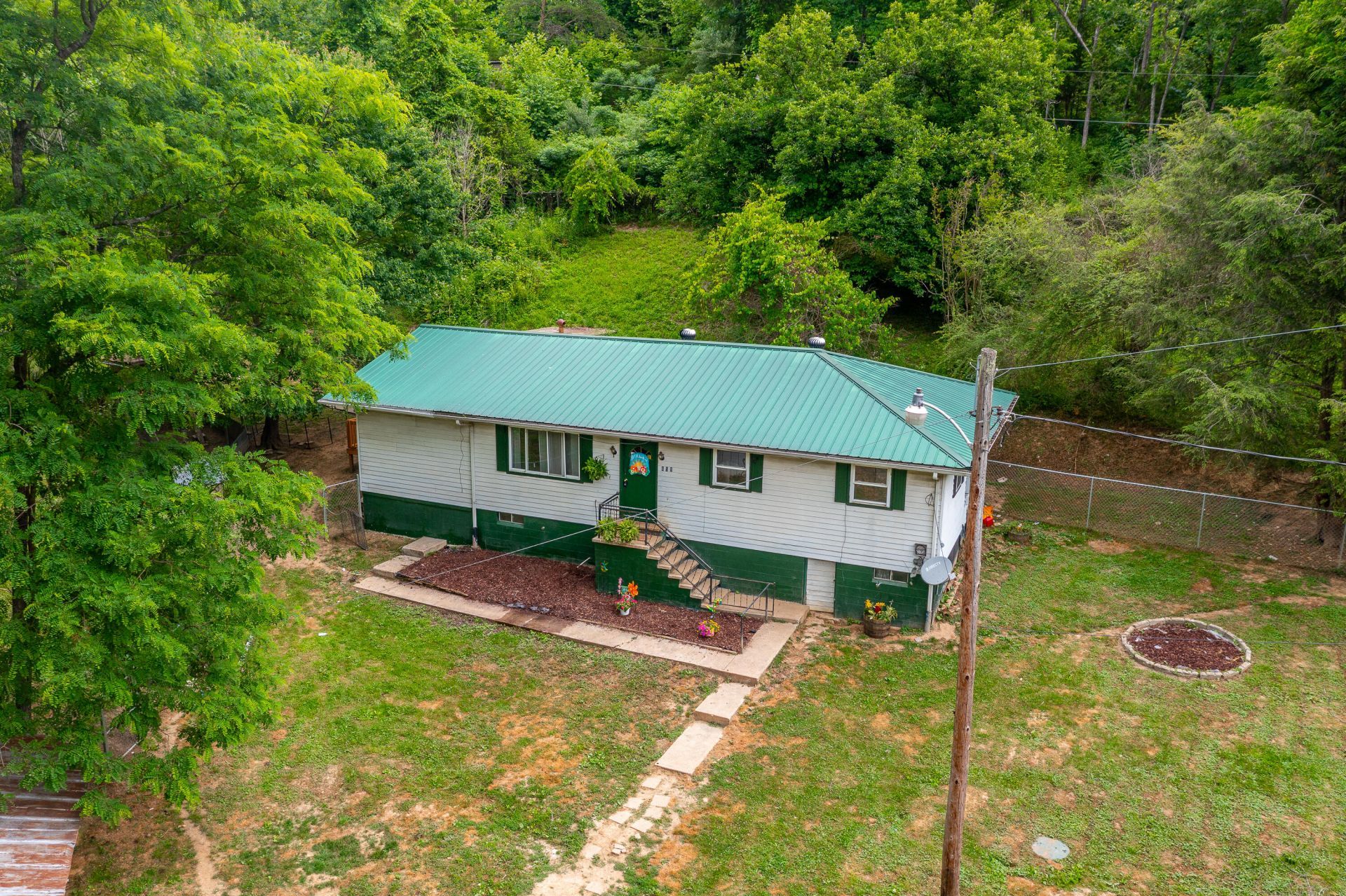 609 State Hwy 2036, Letcher, KY 41832