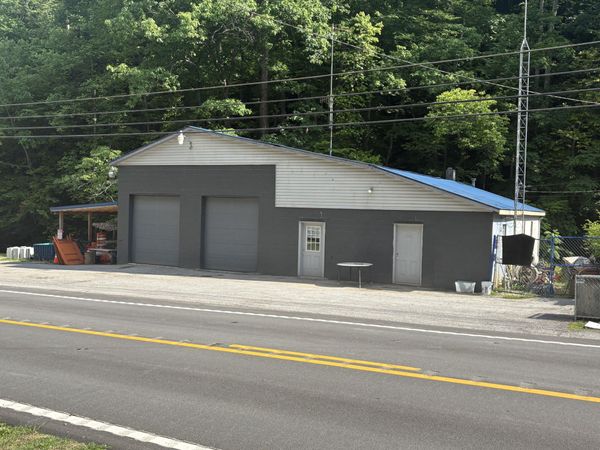 7361 N Highway 421 , Manchester, KY 40962