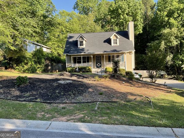 3950 Rocmar Dr, Snellville, GA 30039