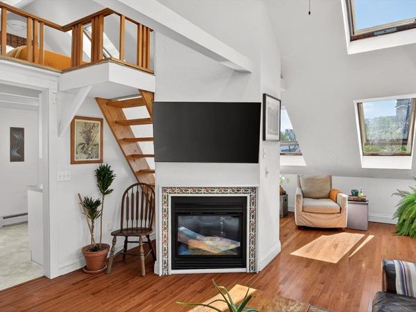 127 Bradford St, Unit 4, Provincetown, MA 02657