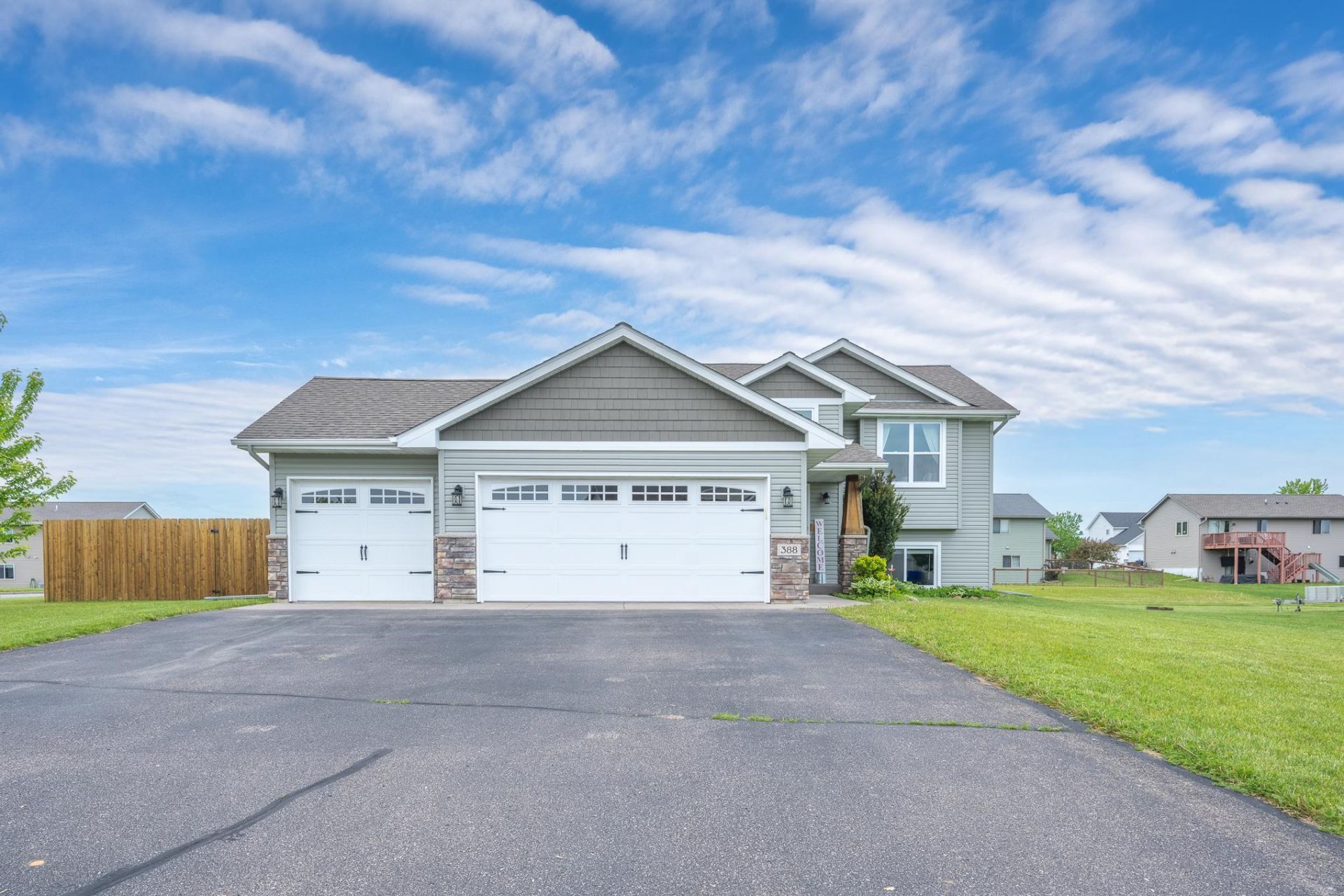 388 Dakota Avenue , Roberts, WI 54023