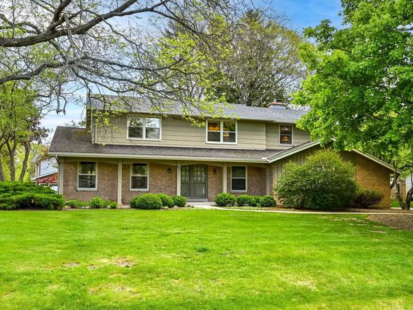9490 N Waverly DRIVE, Bayside, WI 53217