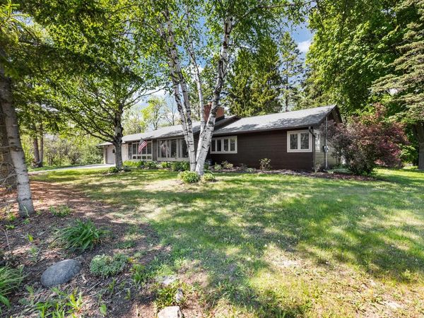 7124 Pioneer ROAD, Cedarburg, WI 53012