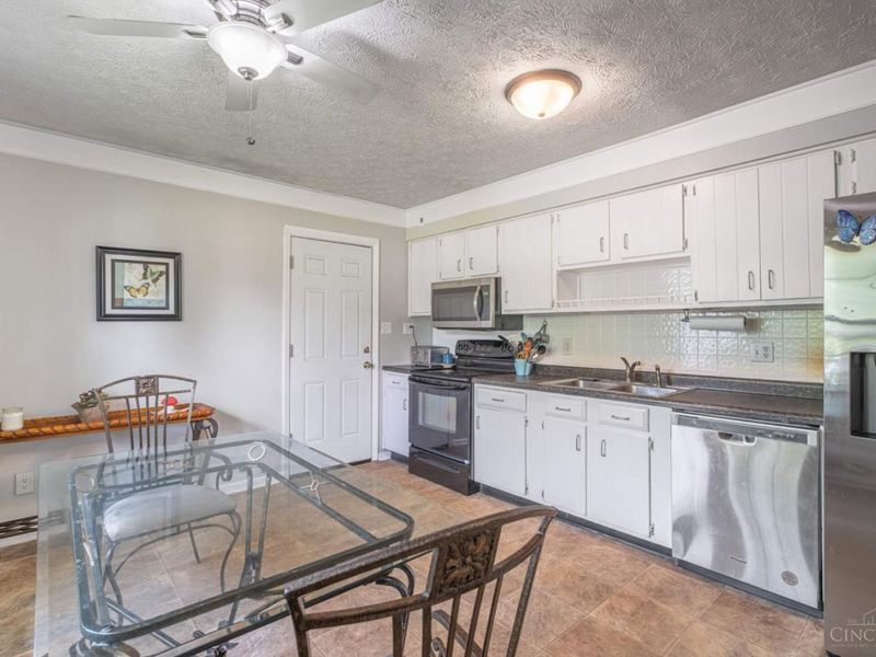 135 Stonemill Court, Monroe, OH 45050 Photo 6