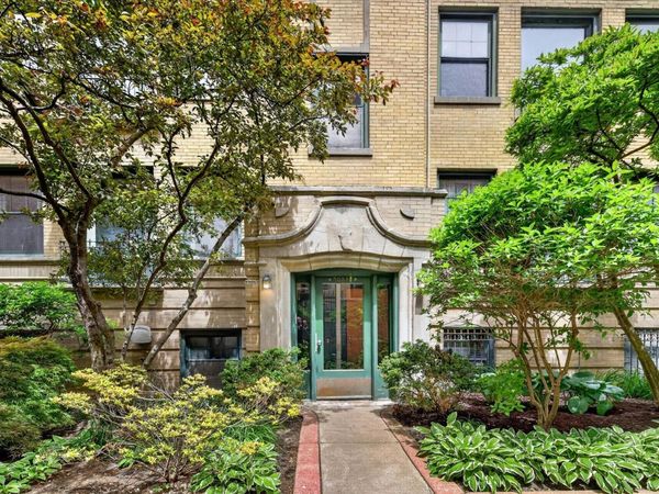 7033 N Sheridan Road , Unit G, Chicago, IL 60626