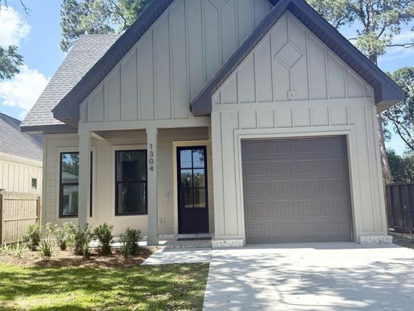 1304 E Fisher, Pensacola, FL 32503