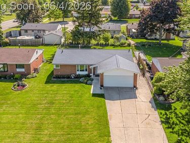 38774 Covington Drive, Sterling Heights, MI 48312