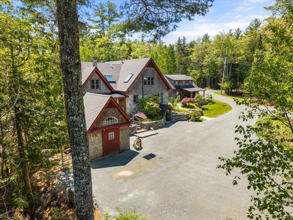 62 York Road, Blue Hill, ME 04614