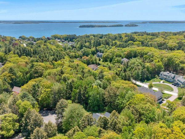 14 Pine Ridge Road , Cumberland, ME 04110