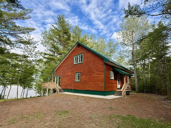 8 Breezy Knoll Lane , Baileyville, ME 04694