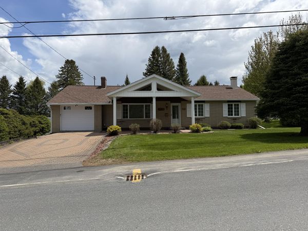 150 19th Avenue , Madawaska, ME 04756