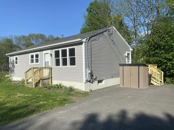 40 Lakeview Drive , Oakland, ME 04963