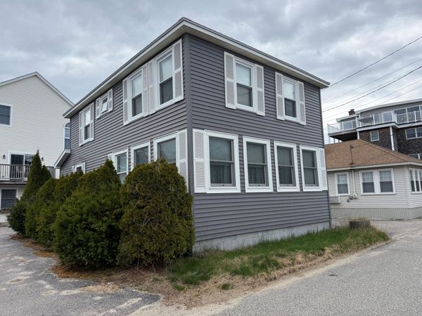 9 Durocher , Old Orchard Beach, ME 04064