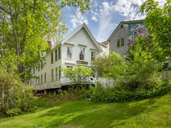 14 Auditorium Park , Northport, ME 04849